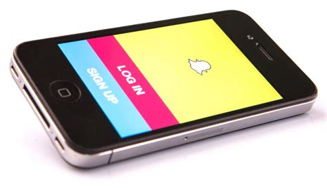 S­n­a­p­c­h­a­t­ ­A­r­t­ı­k­ ­D­a­h­a­ ­A­z­ ­V­e­r­i­ ­K­u­l­l­a­n­ı­y­o­r­
